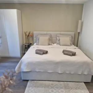  Apartment Gaestehaus In Rath-heumar Deutschland
